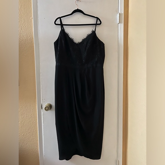 City Chic Black Lace Touch Dress NWT - Picture 4 of 7